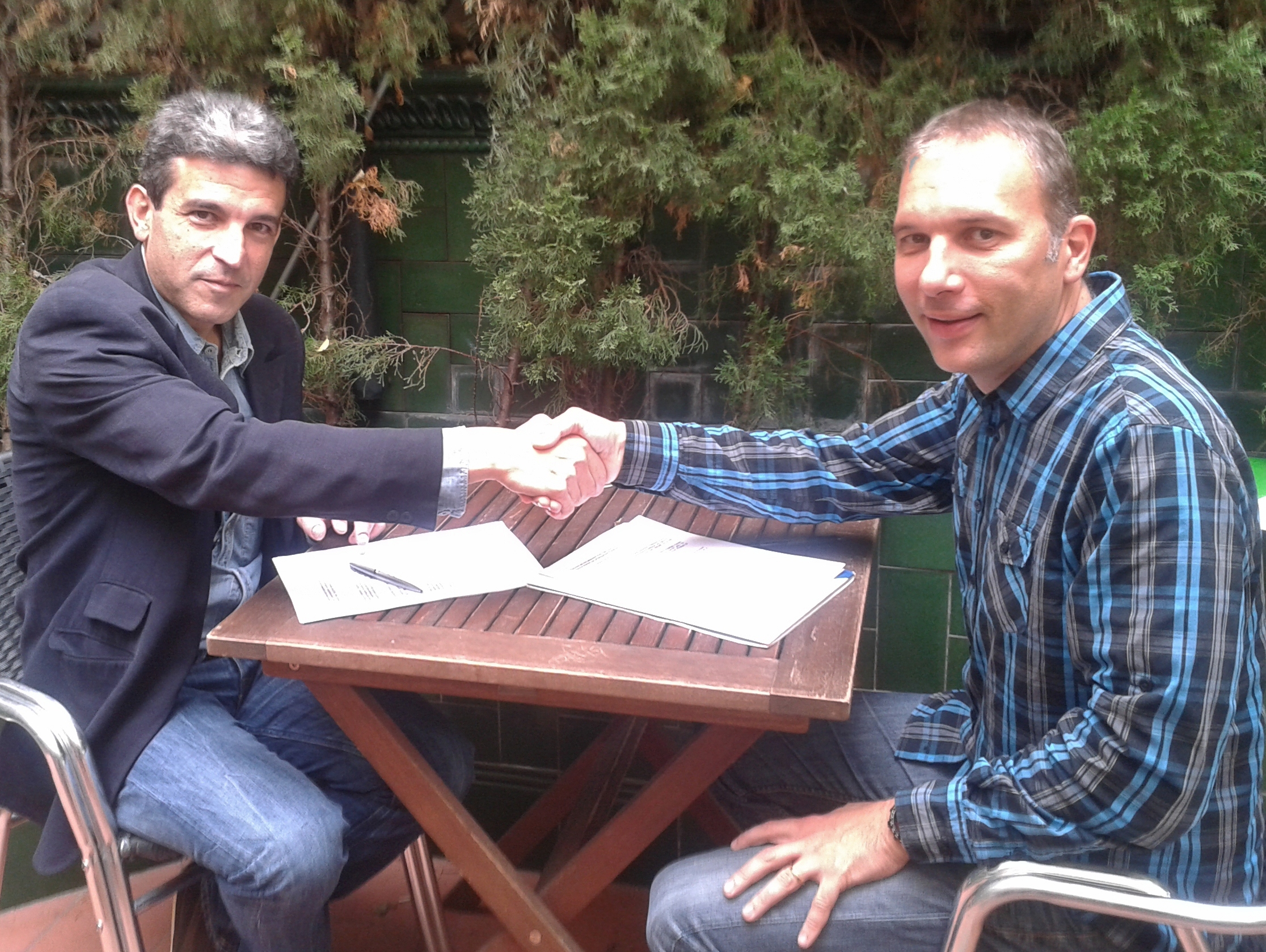 El Grup de Periodistes Ramon Barnils i Edicions Saldonar posen en marxa  una col·lecció de llibres d’actualitat periodística
