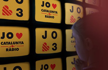Més d’una cinquantena d’investigadors publiquen un informe en defensa dels mitjans públics catalans