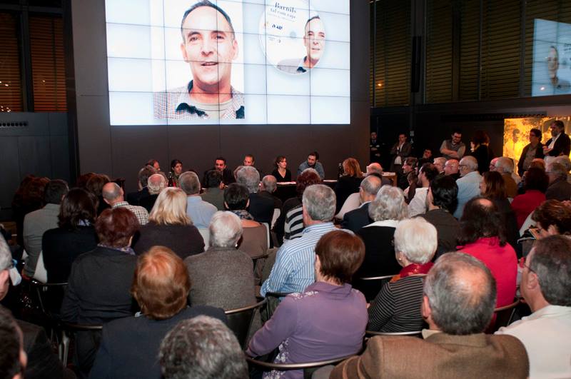 Ple total a la presentació del llibre i el documental sobre Ramon Barnils